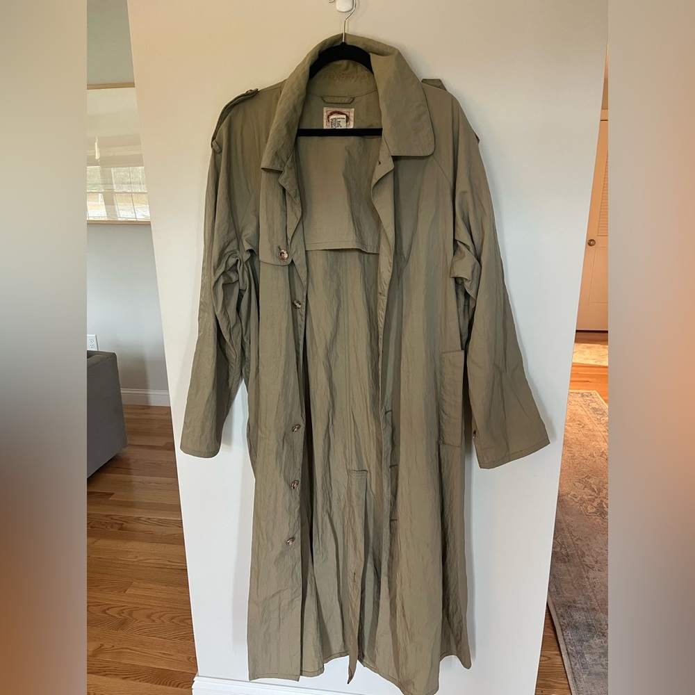 VINTAGE Banana Republic Light Gray Nylon Jacket